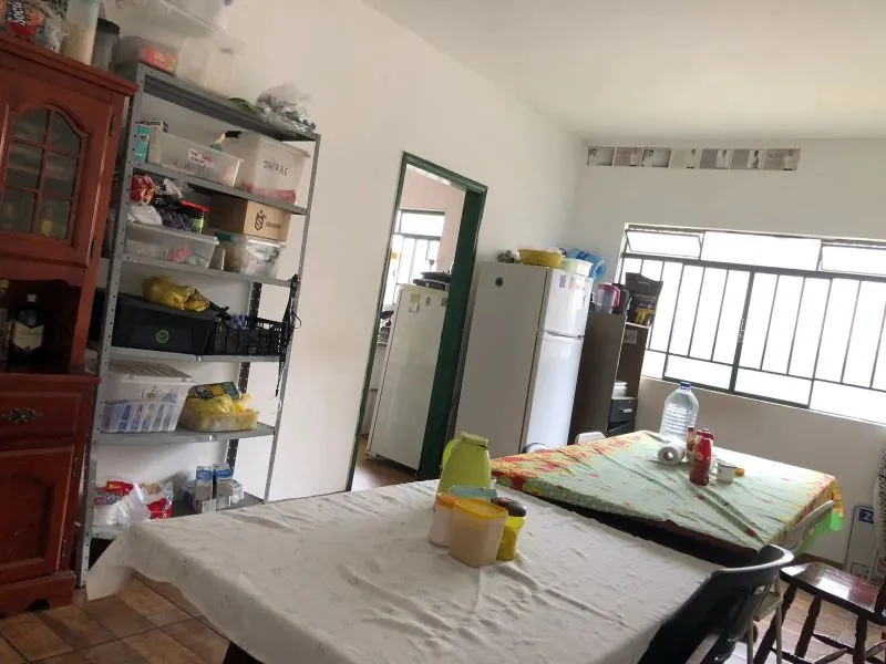 Copa e área de refeições da república estudantil em Itajubá